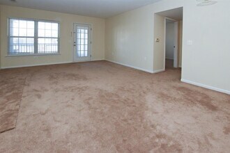 2790 S Knightsbridge Cir in Ann Arbor, MI - Building Photo - Building Photo