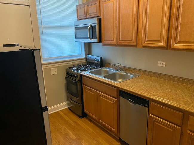 property at 4710 N Racine Ave