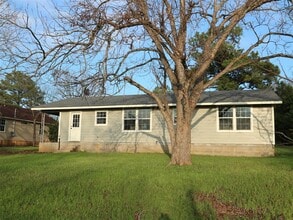 210 Joseph St in Brenham, TX - Building Photo - Building Photo