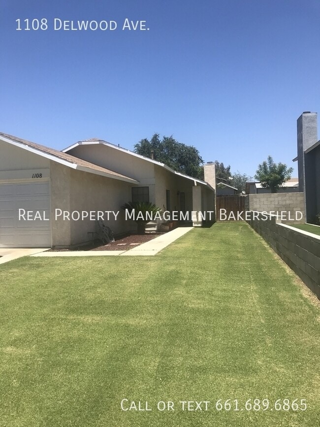 1108 Delwood Ave in Bakersfield, CA - Building Photo - Building Photo