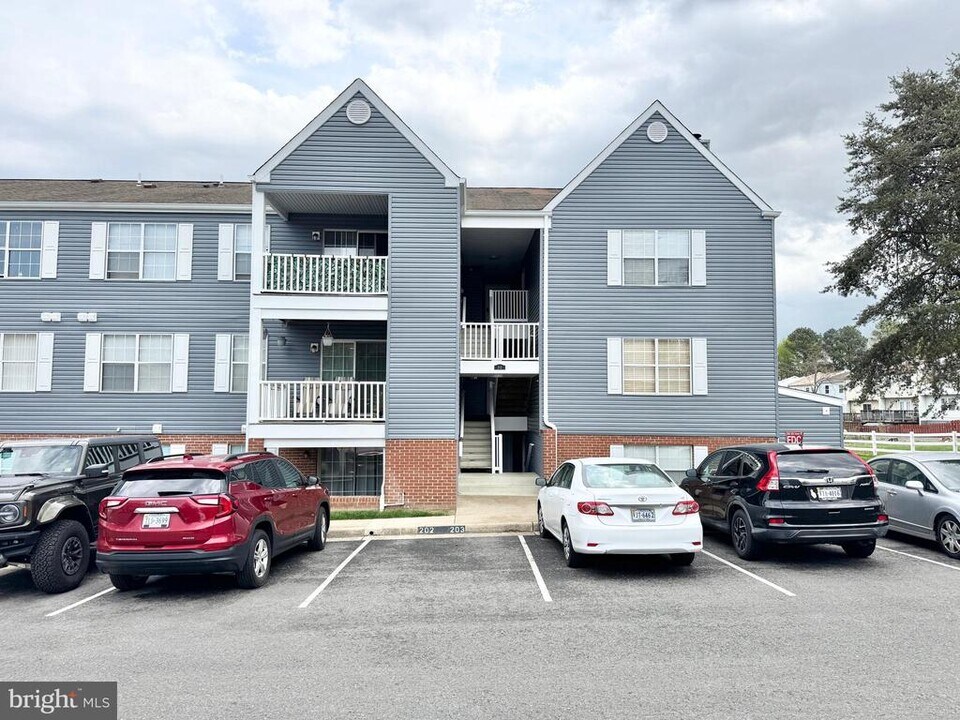 202 Dover Pl in Stafford, VA - Building Photo
