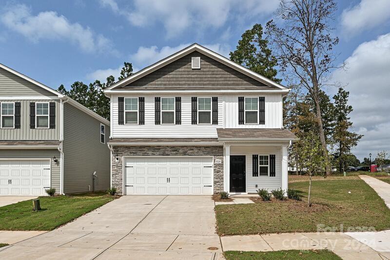 8104 Stonemere Ln in Charlotte, NC - Building Photo