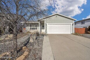 17765 Oakview Ct in Reno, NV - Building Photo
