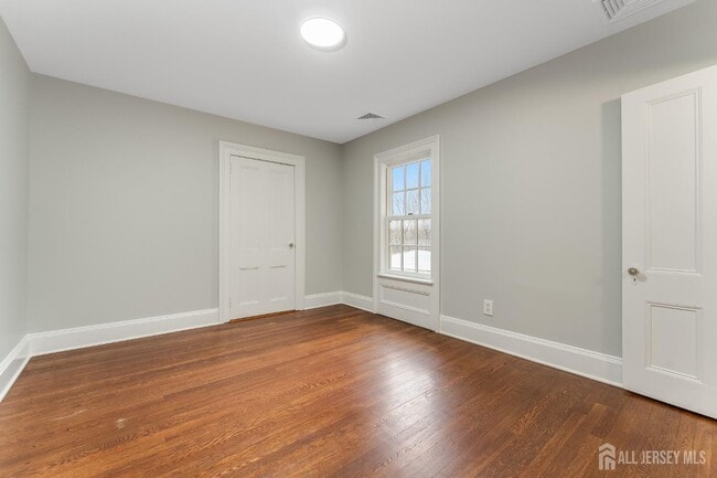 100 Old Hwy 28 in White House Station, NJ - Building Photo - Building Photo