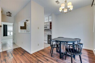 908 Poplar St in Austin, TX - Building Photo - Building Photo