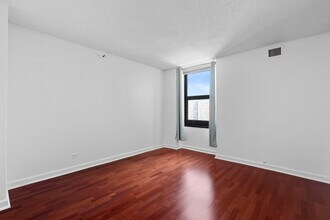 3660 N Lake Shore Dr in Chicago, IL - Building Photo - Building Photo