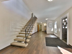 Mediterranean Manor Apartments in Beaverton, OR - Building Photo - Interior Photo