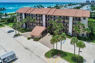 101 Ocean Bluffs Blvd in Jupiter, FL - Building Photo