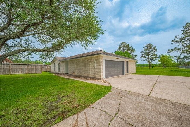 11235 FM1764 in Santa Fe, TX - Building Photo - Building Photo