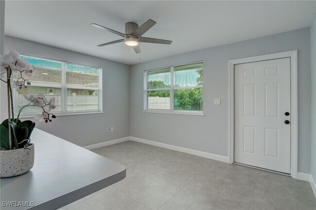 4516 W Alhambra Cir in Naples, FL - Building Photo - Building Photo