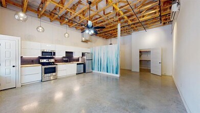 305 W 27th St, Unit 119 in Bryan, TX - Building Photo - Building Photo