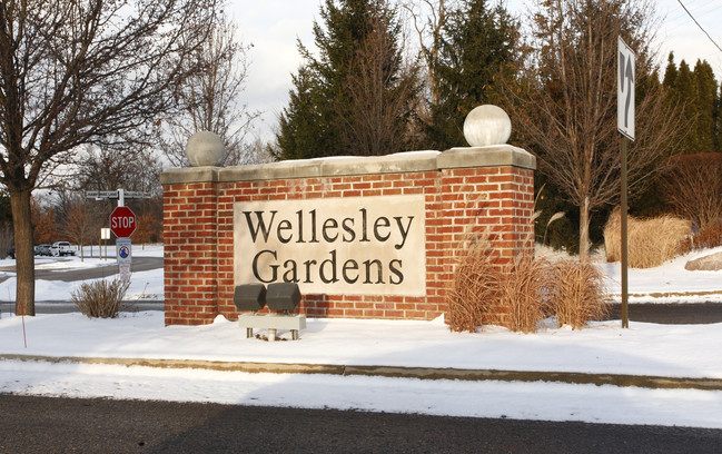 Wellesley Gardens in Ann Arbor, MI - Building Photo - Building Photo