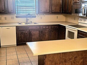 3209 W Wadley Ave in Midland, TX - Building Photo - Building Photo