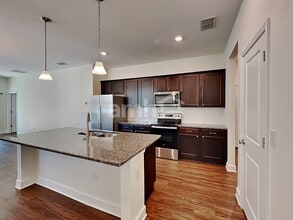 916 Walden Woods Dr in Plant City, FL - Building Photo - Building Photo