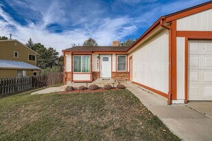 7421 Harlan Way in Arvada, CO - Building Photo