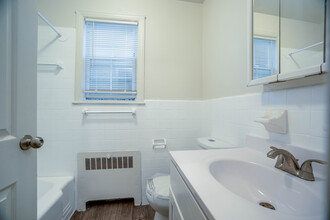 Short Hills Village Apartment Homes in Short Hills, NJ - Foto de edificio - Interior Photo