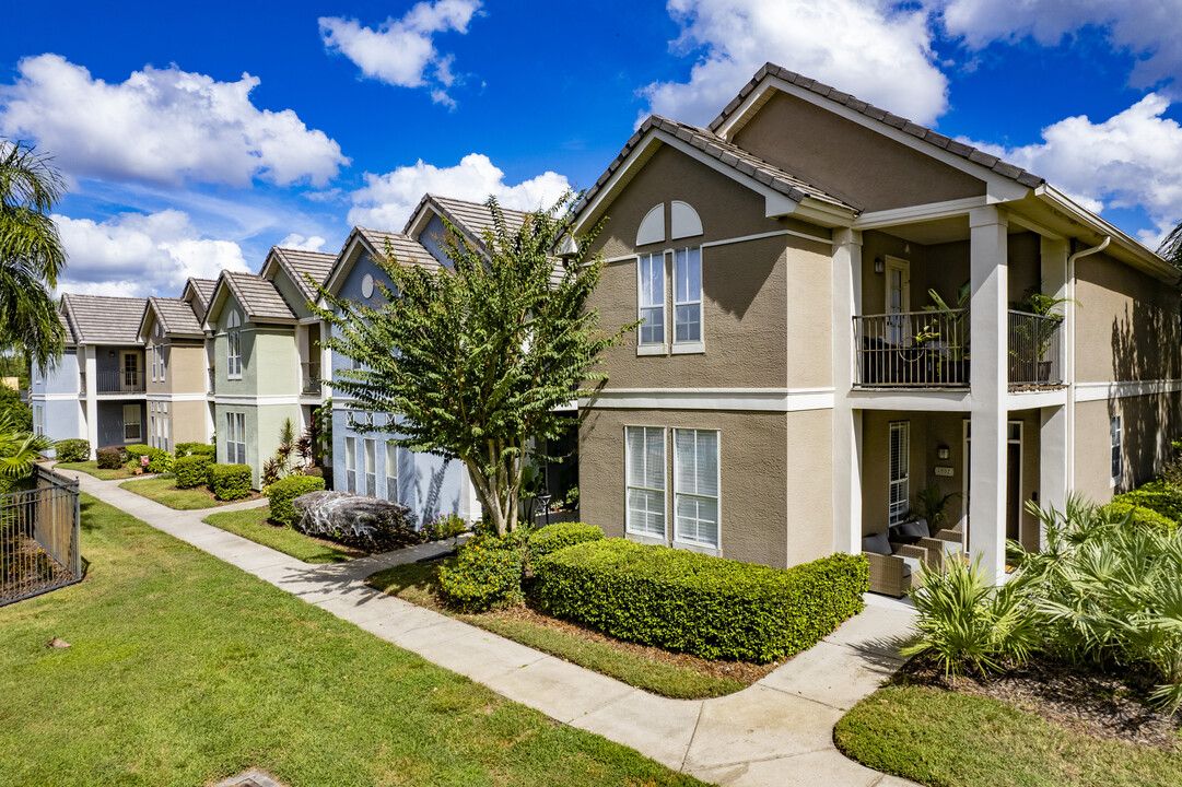 Villas at Carrollwood in Tampa, FL - Building Photo