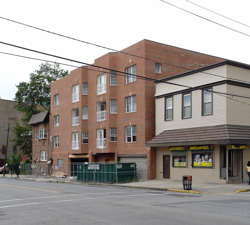 The Alahambra in Union City, NJ - Foto de edificio
