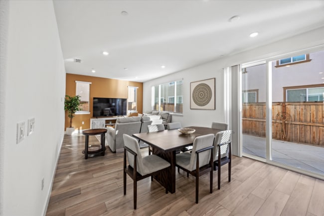 3554 Damora Ave in Sacramento, CA - Building Photo - Building Photo