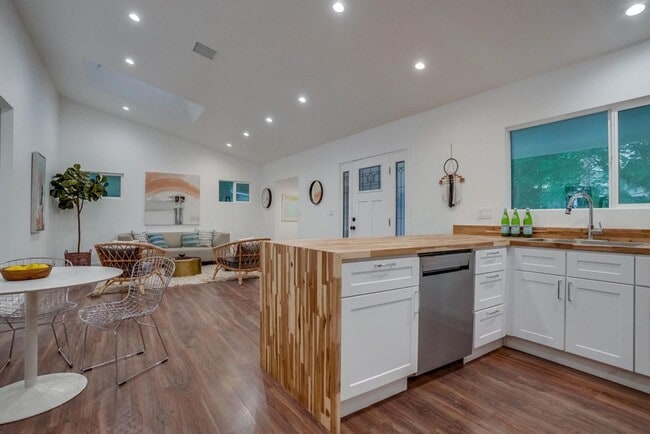 5135 N Eagle Rock Blvd in Los Angeles, CA - Building Photo - Building Photo