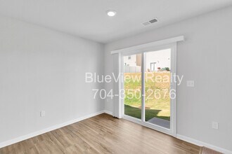 9330 Creedmore Hills Dr in Charlotte, NC - Building Photo - Building Photo