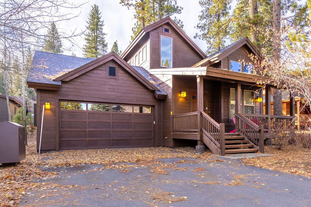 10583 Sara Bear Ln in Truckee, CA - Foto de edificio