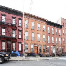 663 Henry St in Brooklyn, NY - Building Photo - Building Photo