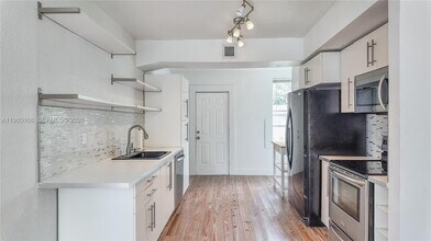 1719 SW 15th St in Miami, FL - Building Photo - Building Photo