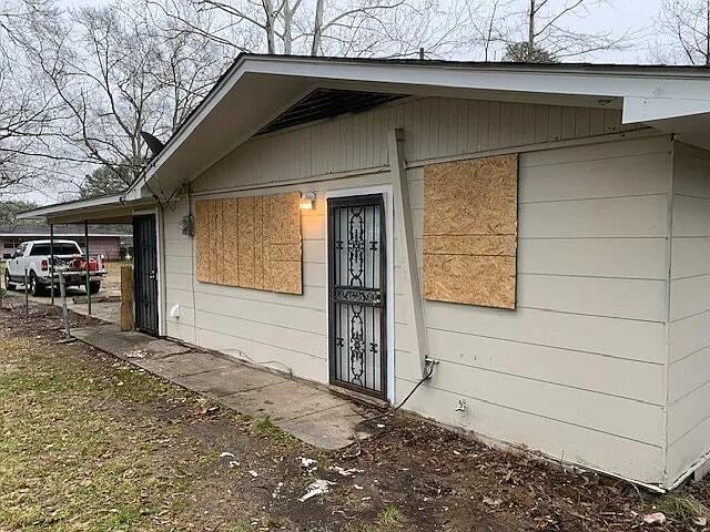 property at 5344 Queen Mary Ln