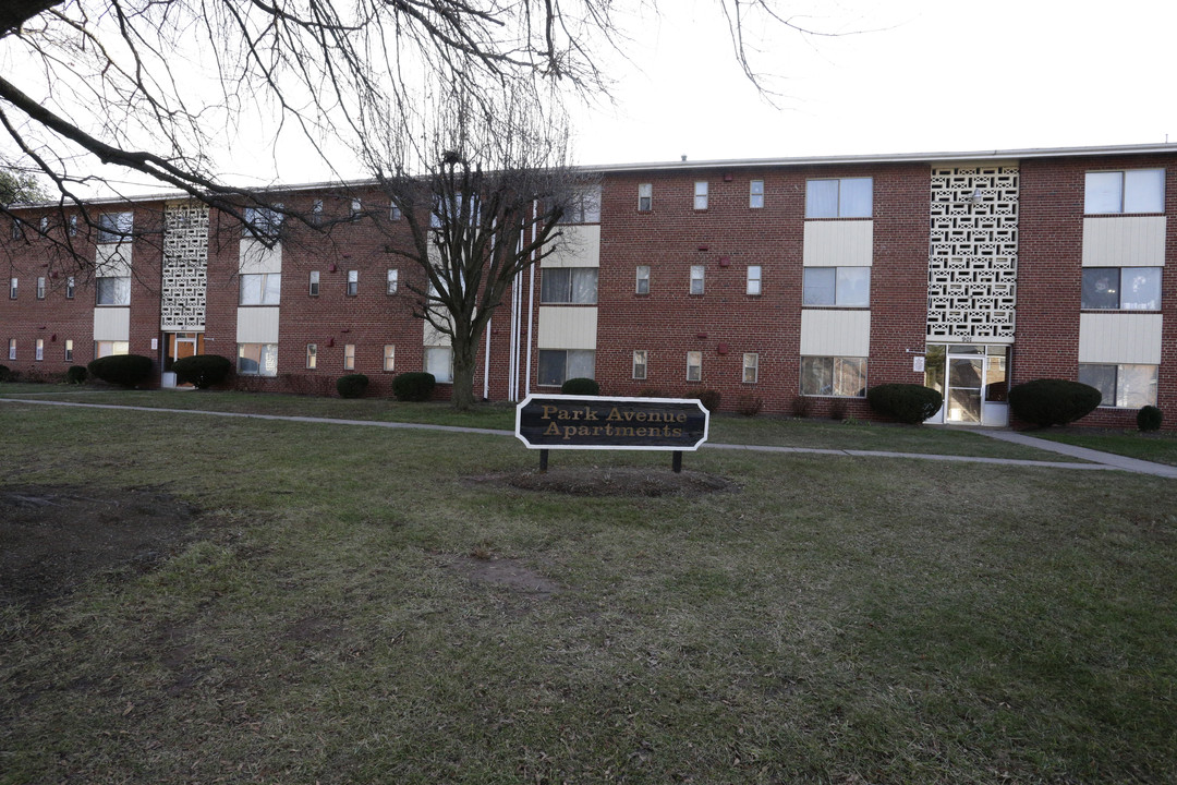 Park Avenue Apartments in Herndon, VA - Building Photo