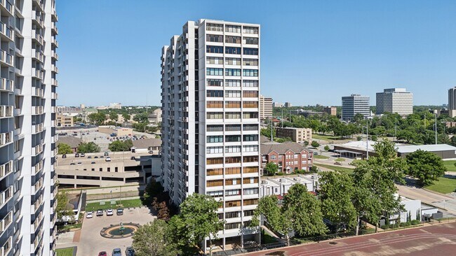 410 W 7th St in Tulsa, OK - Building Photo - Building Photo
