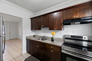 Carter Park Apartments in Fort Lauderdale, FL - Building Photo