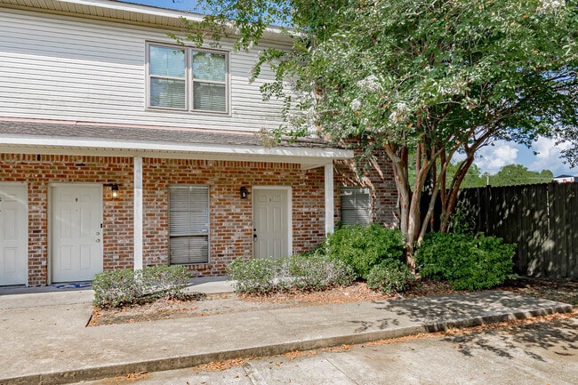 property at 828 Meadow Bend Dr