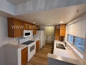 5429 Breakwater Dr in Taylorsville, UT - Building Photo - Building Photo