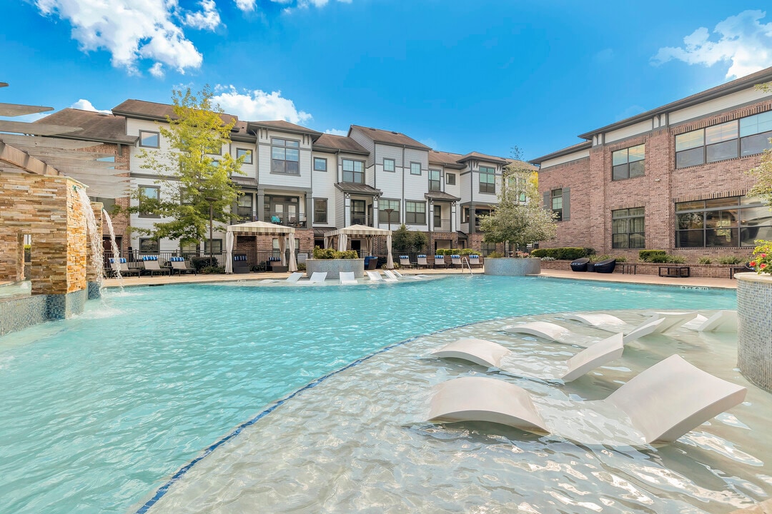 Townhomes at Woodmill Creek in The Woodlands, TX - Building Photo