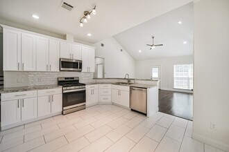 10618 Bassoon Dr in Houston, TX - Building Photo - Building Photo