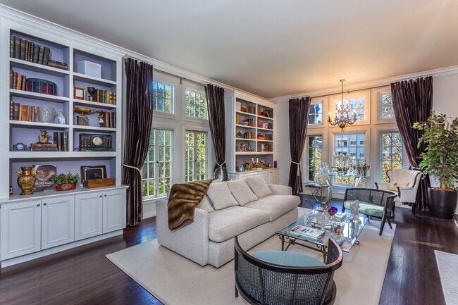 property at 10335 Wilshire Blvd