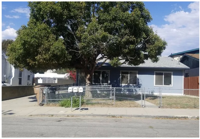 245 E Barnett St in Ventura, CA - Building Photo