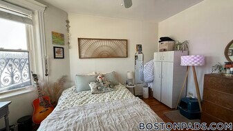 65 Park Dr, Unit 15 in Boston, MA - Building Photo