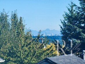 2017 Vandalia Ave in Bremerton, WA - Building Photo - Building Photo