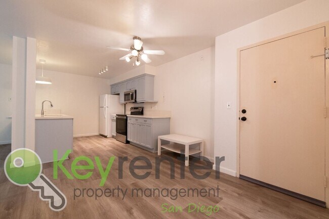 6780 Friars Rd in San Diego, CA - Foto de edificio - Building Photo