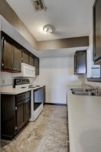 717 N Walker St in Webb City, MO - Building Photo - Building Photo