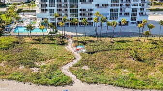 3000 S Ocean Blvd in Boca Raton, FL - Building Photo