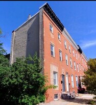 2028 E Fayette St in Baltimore, MD - Building Photo