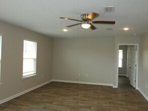 5804 Guinevere Ln in Milton, FL - Building Photo - Building Photo