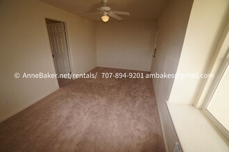 402 N Cloverdale Blvd in Cloverdale, CA - Building Photo - Building Photo