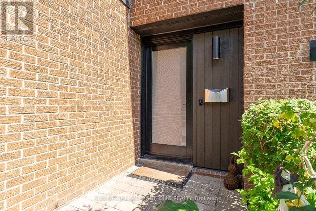 1387 Royal York Rd in Toronto, ON - Building Photo - Building Photo