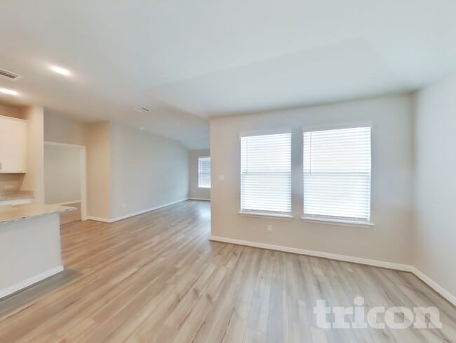 13602 Paxton Blvd in Saint Hedwig, TX - Building Photo - Building Photo