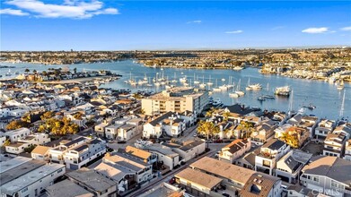 310 Fernando St, Unit 410 in Newport Beach, CA - Building Photo - Building Photo