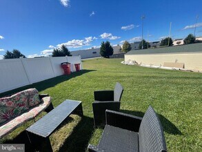 100 Cecily Way in Ranson, WV - Building Photo - Building Photo